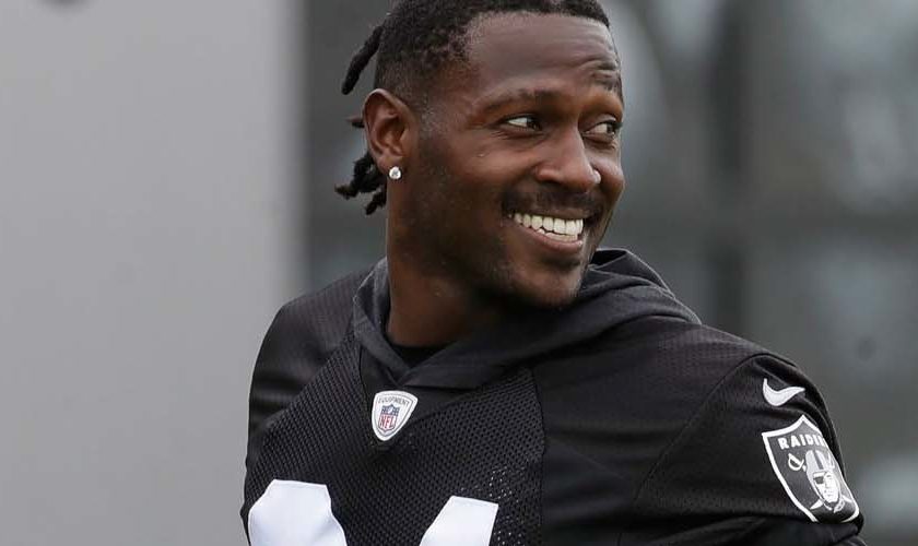 Antonio Brown – An American Professional Football Player Who Plays The Position of Wide Receiver