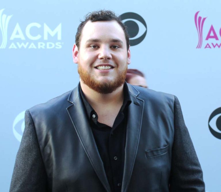 Luke Combs | Age, Net Worth, Career, GirlFriend, Education, The Way She