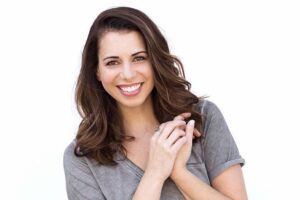 Laura Bailey Biography - Age, Height, Net Worth, Husband, Kids, Career