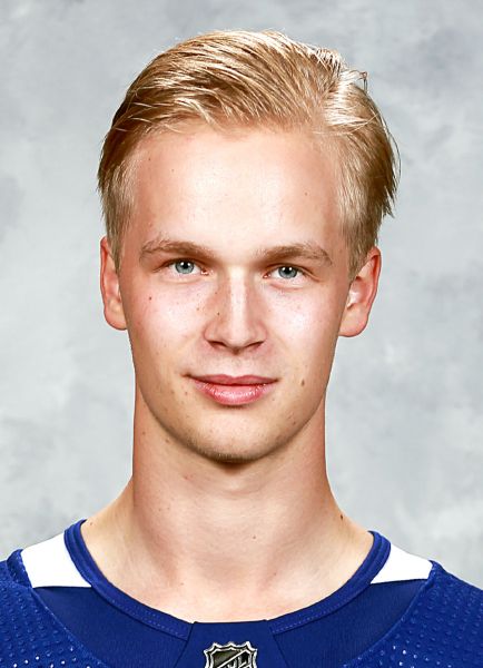 Elias Pettersson Flickvän